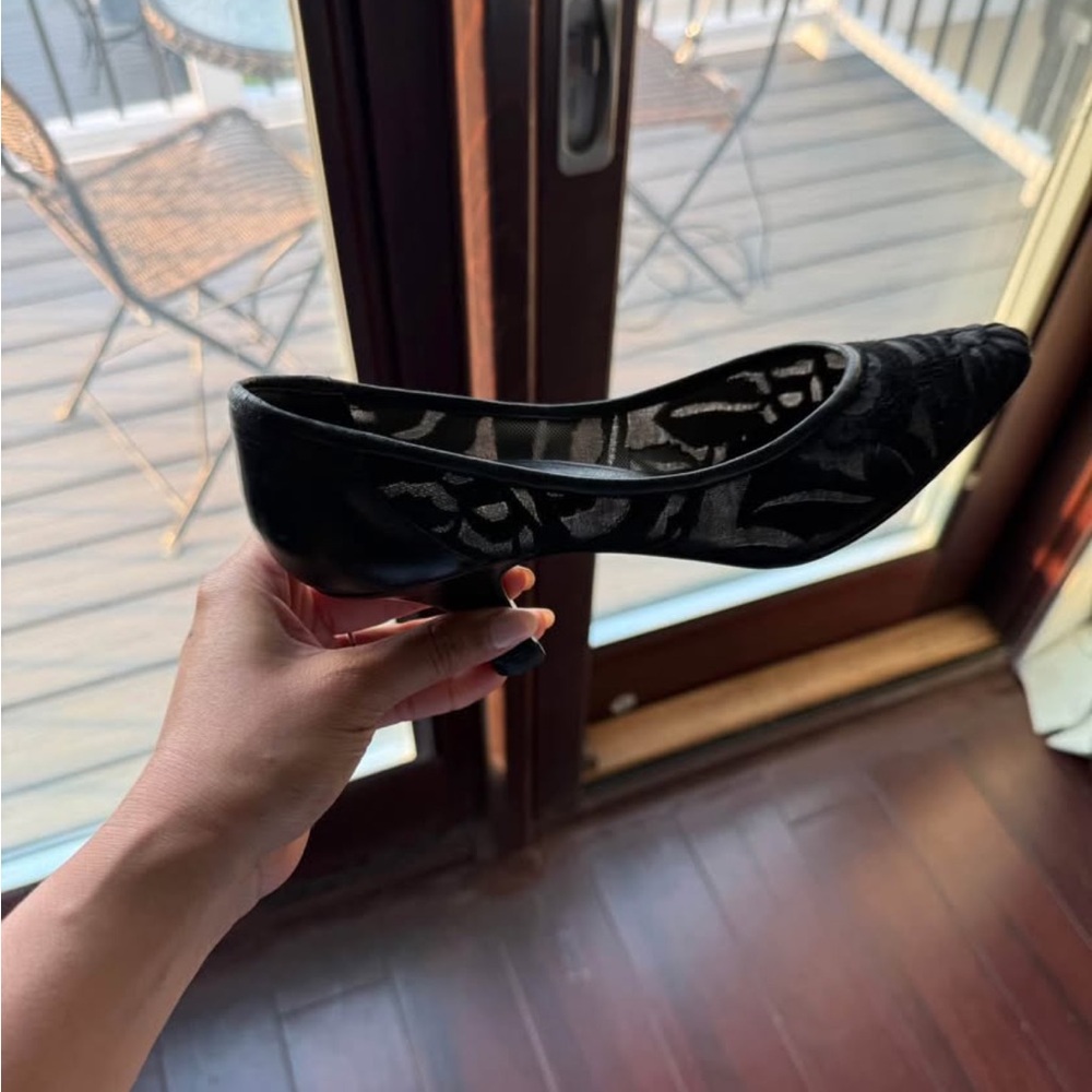 Elegant Black Women's Heels - Picture 4 of 4
